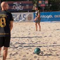 Jogador dos Metralhas no beach soccer